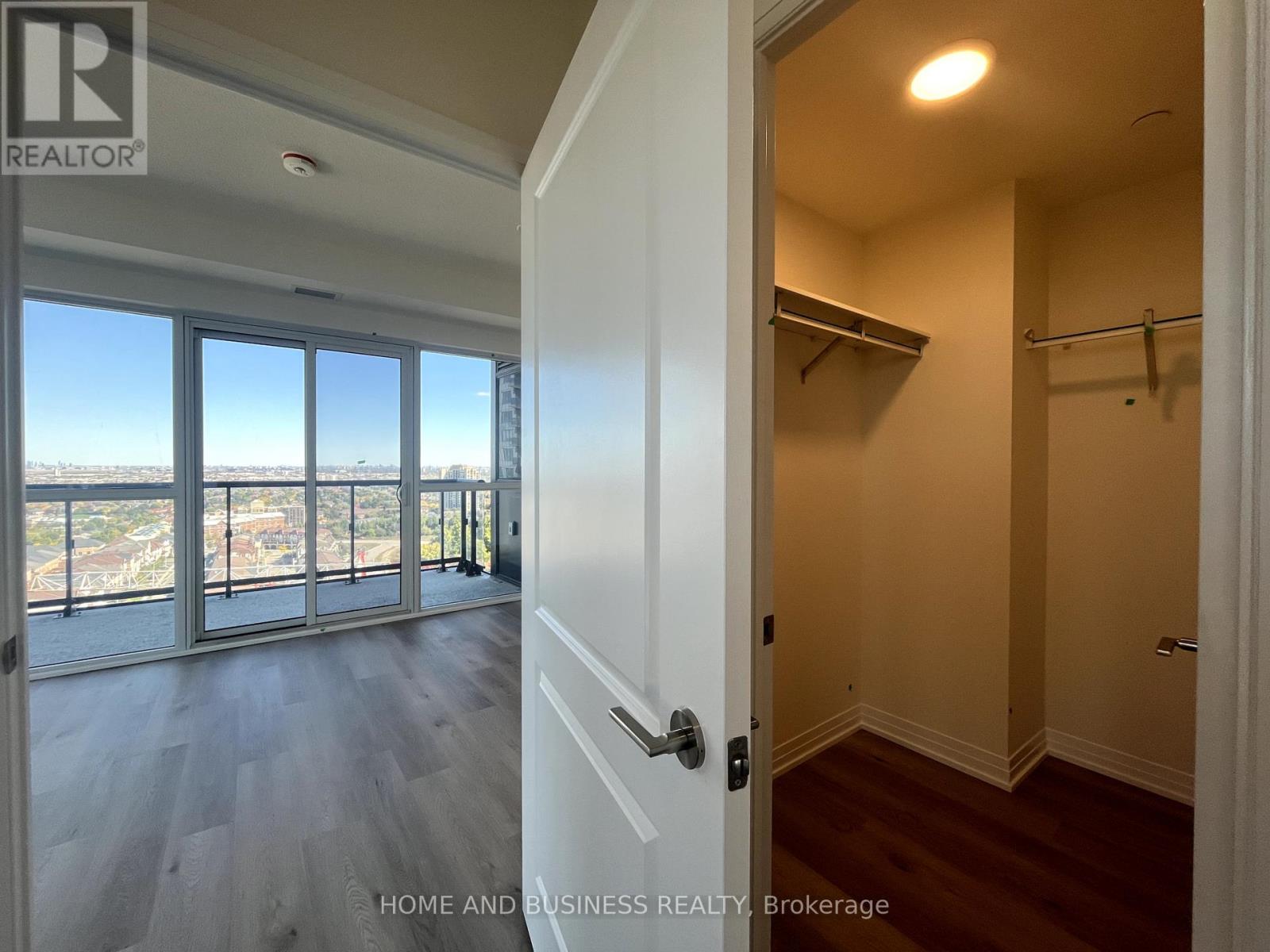 1809 - 15 Watergarden Drive, Mississauga, Ontario  L5R 1B2 - Photo 11 - W12455938