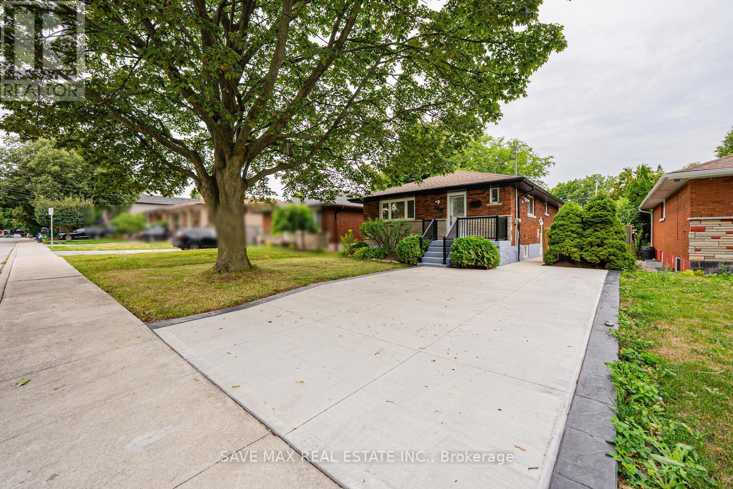 248 West 18th Street, Hamilton, Ontario  L9C 4G9 - Photo 3 - X12577052