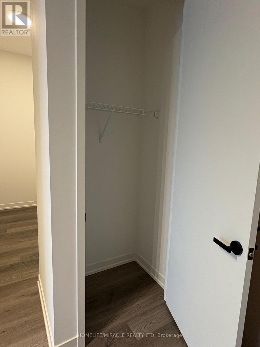 607 - 8 Interchange Way, Vaughan, Ontario  L4K 0R2 - Photo 10 - N12576698