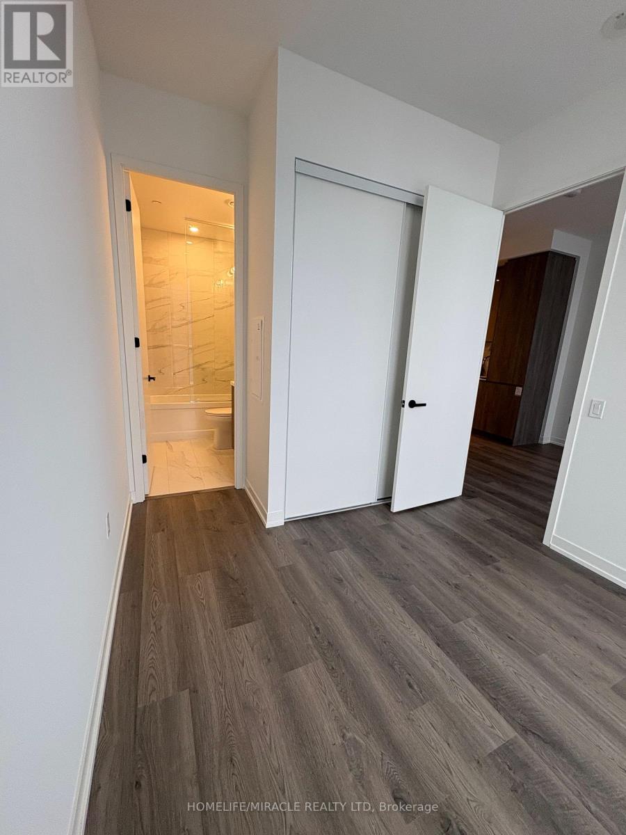 607 - 8 Interchange Way, Vaughan, Ontario  L4K 0R2 - Photo 4 - N12576698