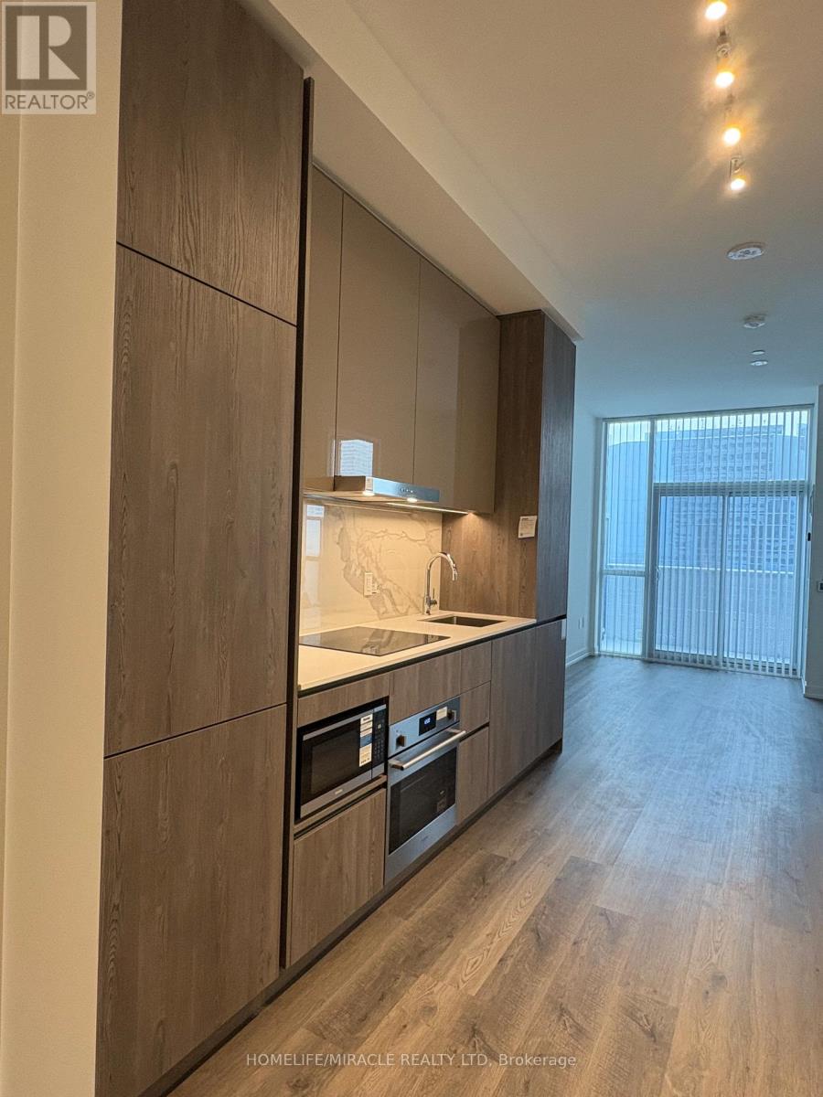 607 - 8 Interchange Way, Vaughan, Ontario  L4K 0R2 - Photo 9 - N12576698