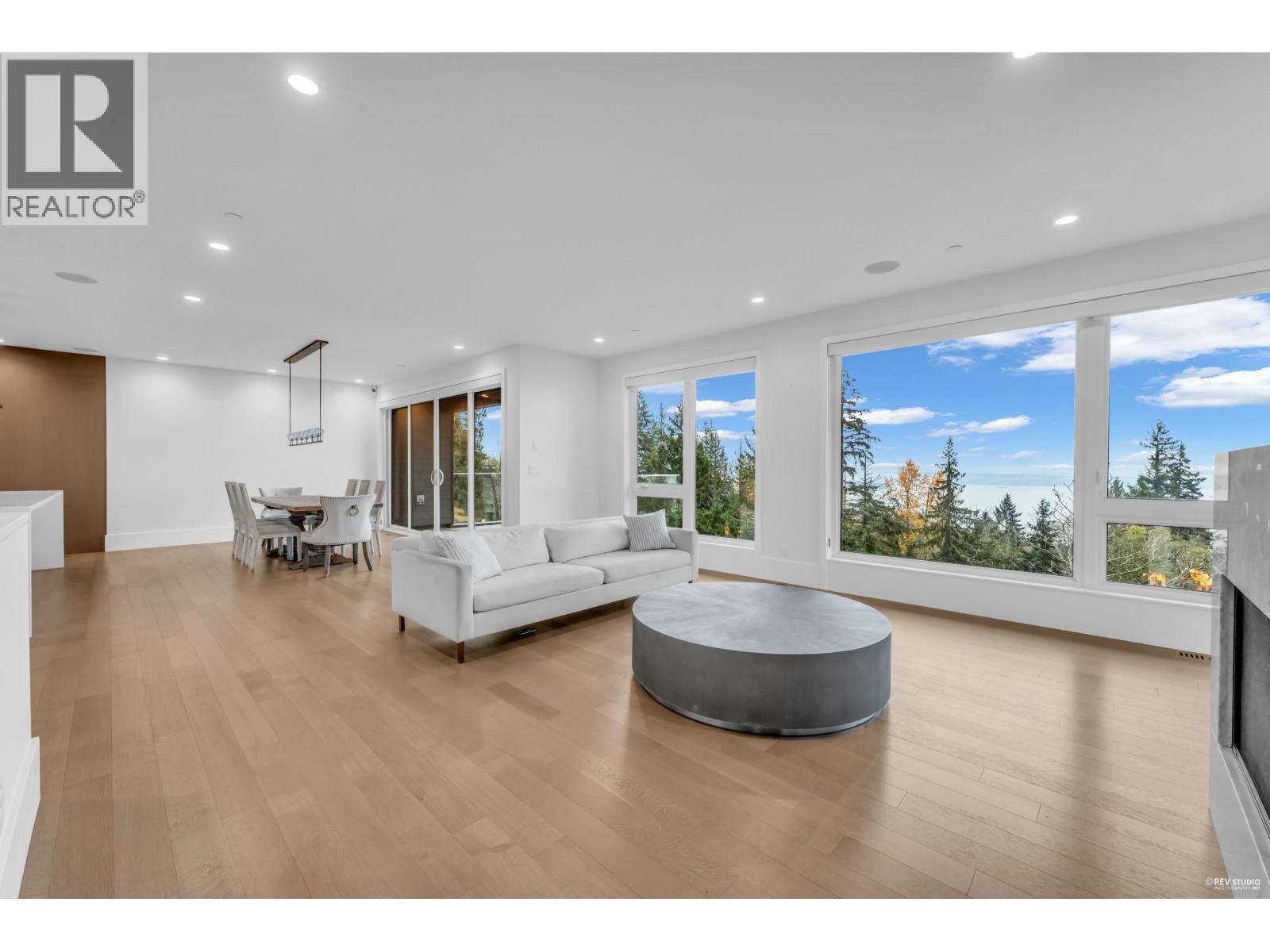 3018 Burfield Place, West Vancouver, British Columbia  V7S 0A9 - Photo 3 - R3069632