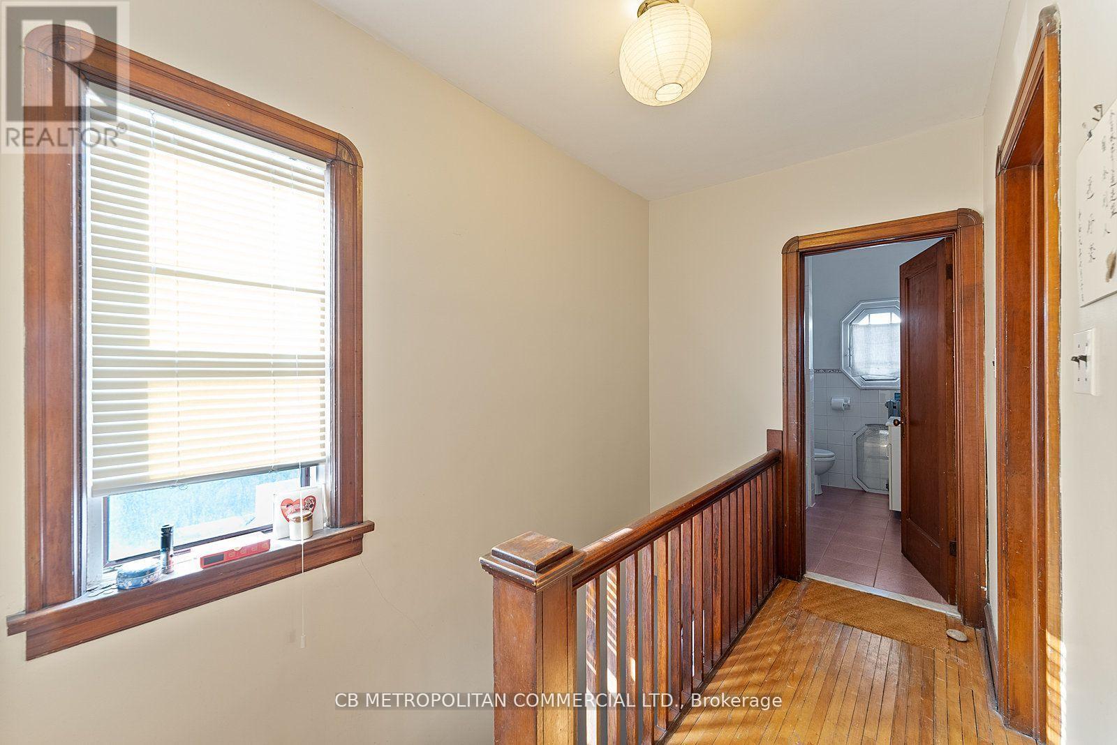 17 Augusta Avenue, Toronto, Ontario  M5T 2K7 - Photo 12 - C12577100