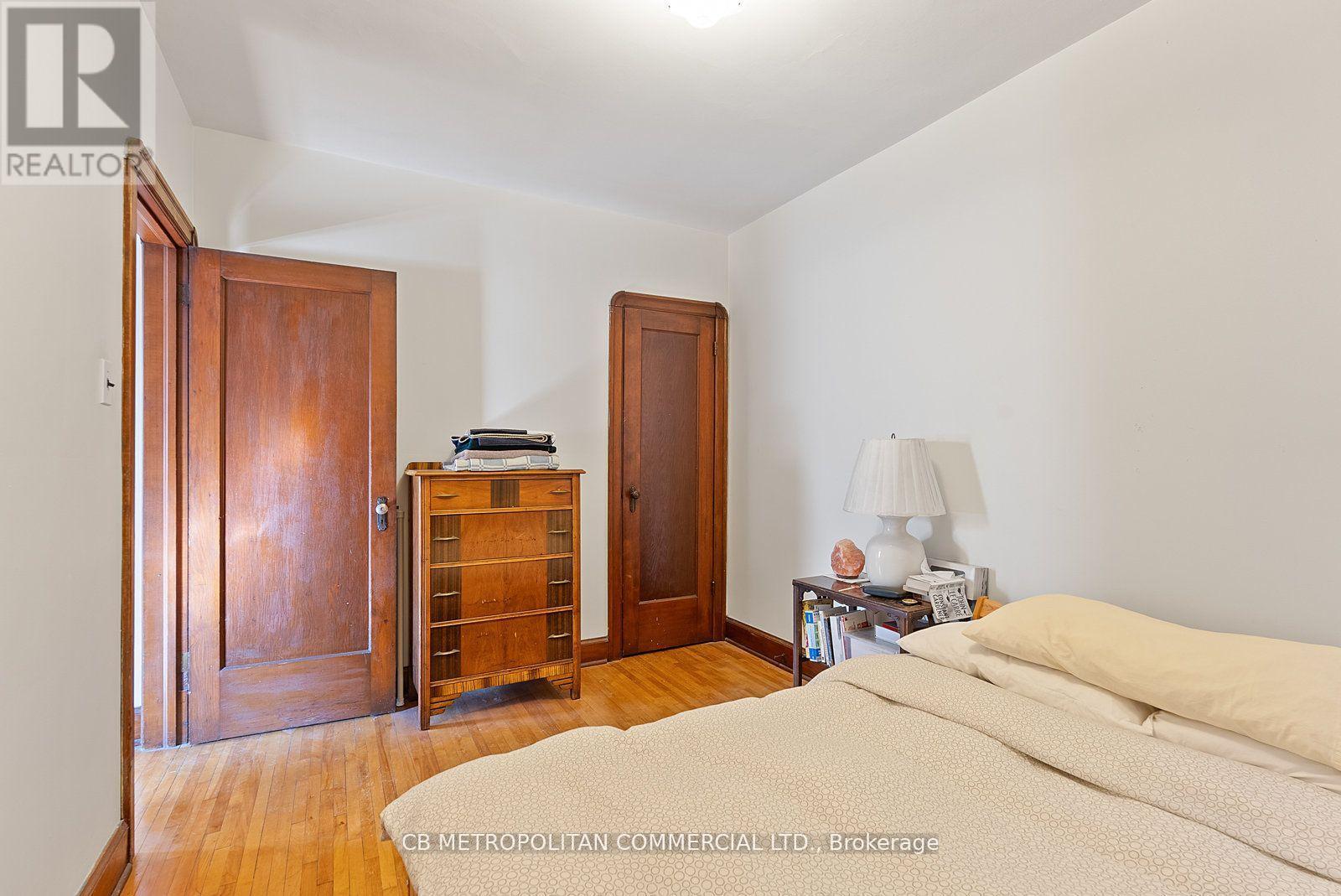 17 Augusta Avenue, Toronto, Ontario  M5T 2K7 - Photo 22 - C12577100