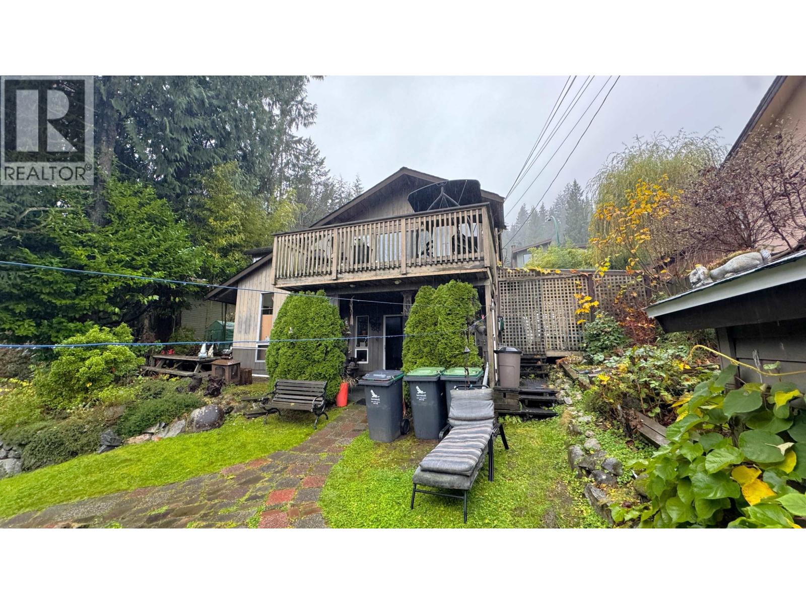 2071 DEEP COVE ROAD, North Vancouver, British Columbia