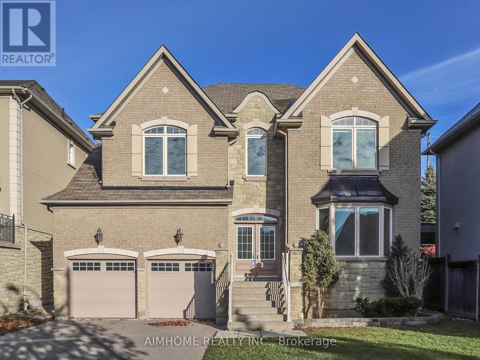 12 SWEET VALERIE COURT, Vaughan, Ontario