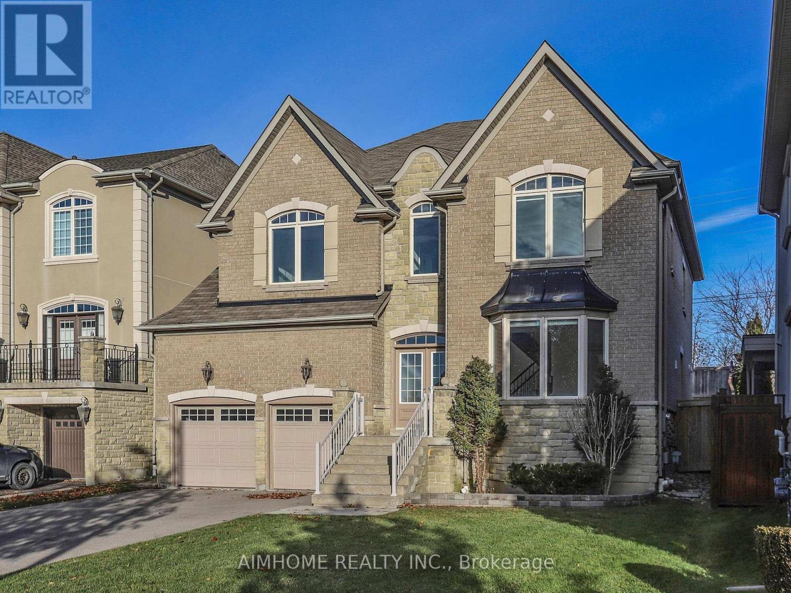 12 Sweet Valerie Court, Vaughan, Ontario  L6A 0C6 - Photo 2 - N12577102