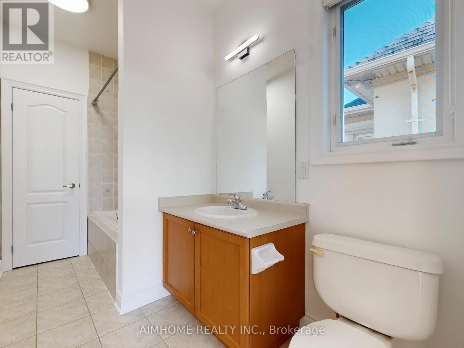 12 Sweet Valerie Court, Vaughan, Ontario  L6A 0C6 - Photo 28 - N12577102