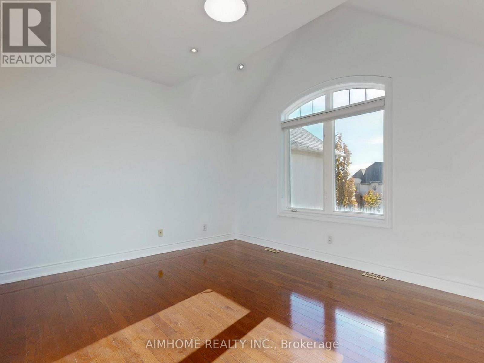 12 Sweet Valerie Court, Vaughan, Ontario  L6A 0C6 - Photo 29 - N12577102