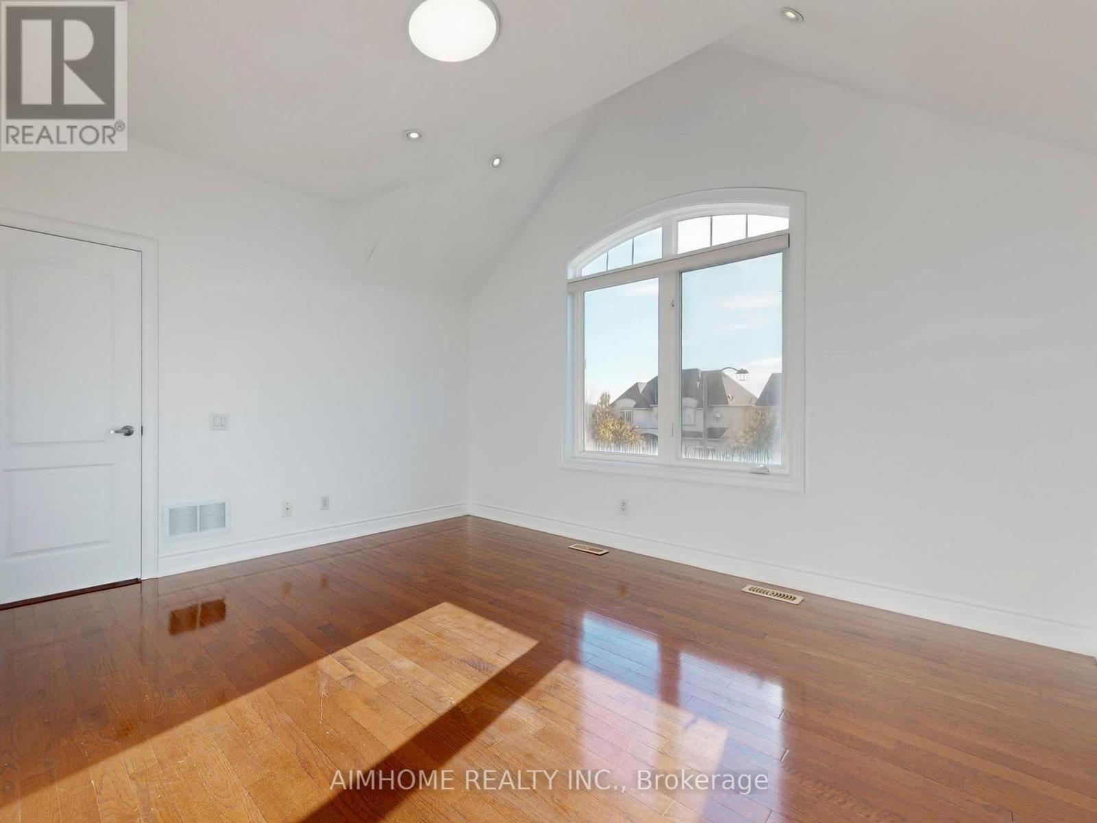 12 Sweet Valerie Court, Vaughan, Ontario  L6A 0C6 - Photo 31 - N12577102