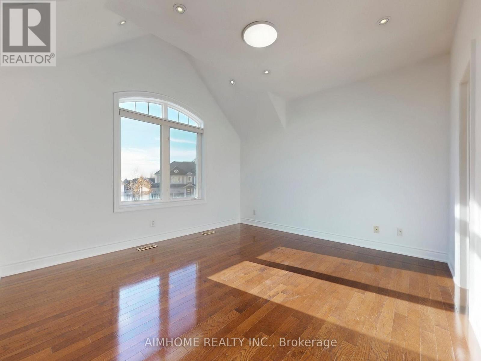 12 Sweet Valerie Court, Vaughan, Ontario  L6A 0C6 - Photo 32 - N12577102