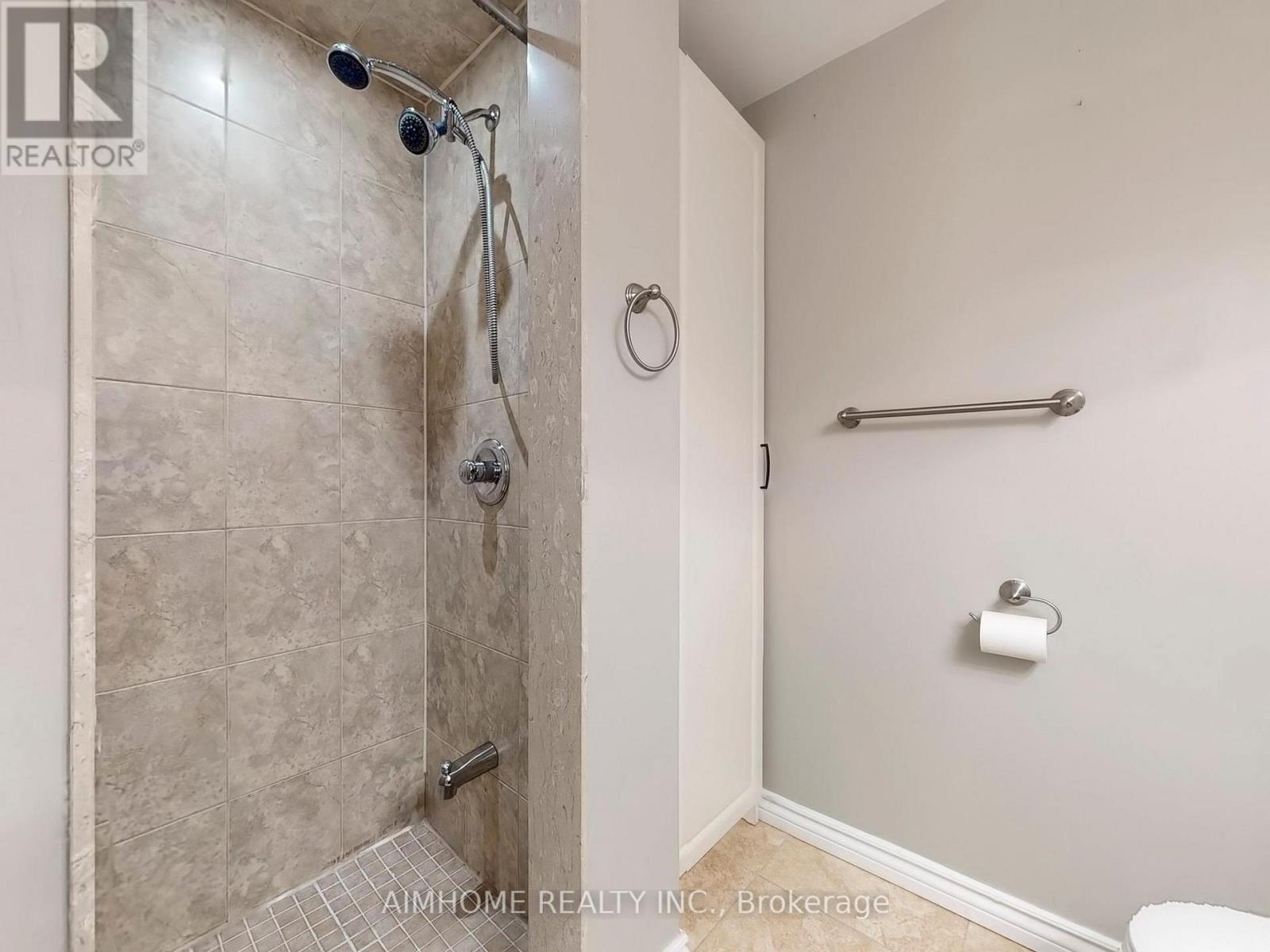 12 Sweet Valerie Court, Vaughan, Ontario  L6A 0C6 - Photo 47 - N12577102