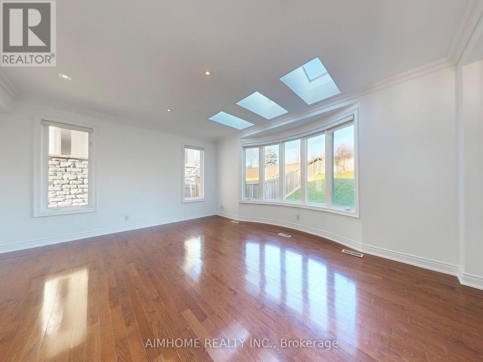 12 Sweet Valerie Court, Vaughan, Ontario  L6A 0C6 - Photo 9 - N12577102