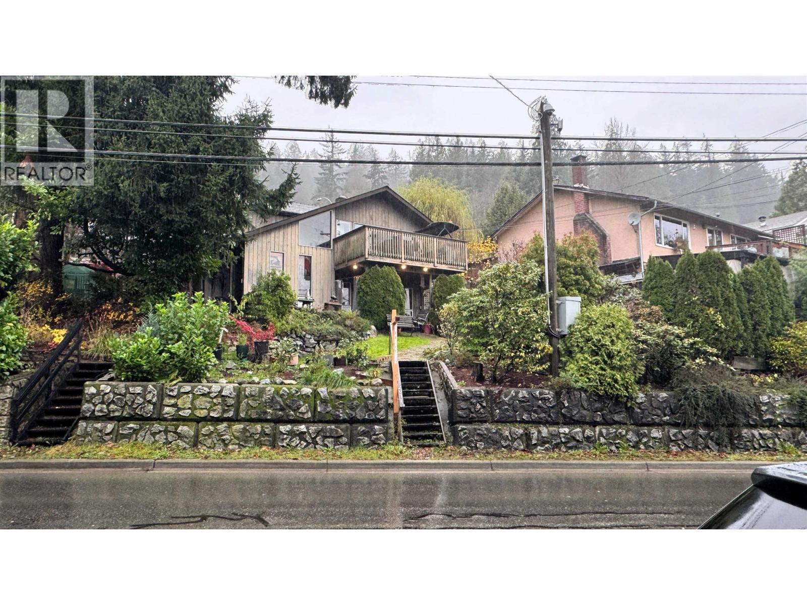 2071 Deep Cove Road, North Vancouver, British Columbia  V7G 1S8 - Photo 17 - R3070110