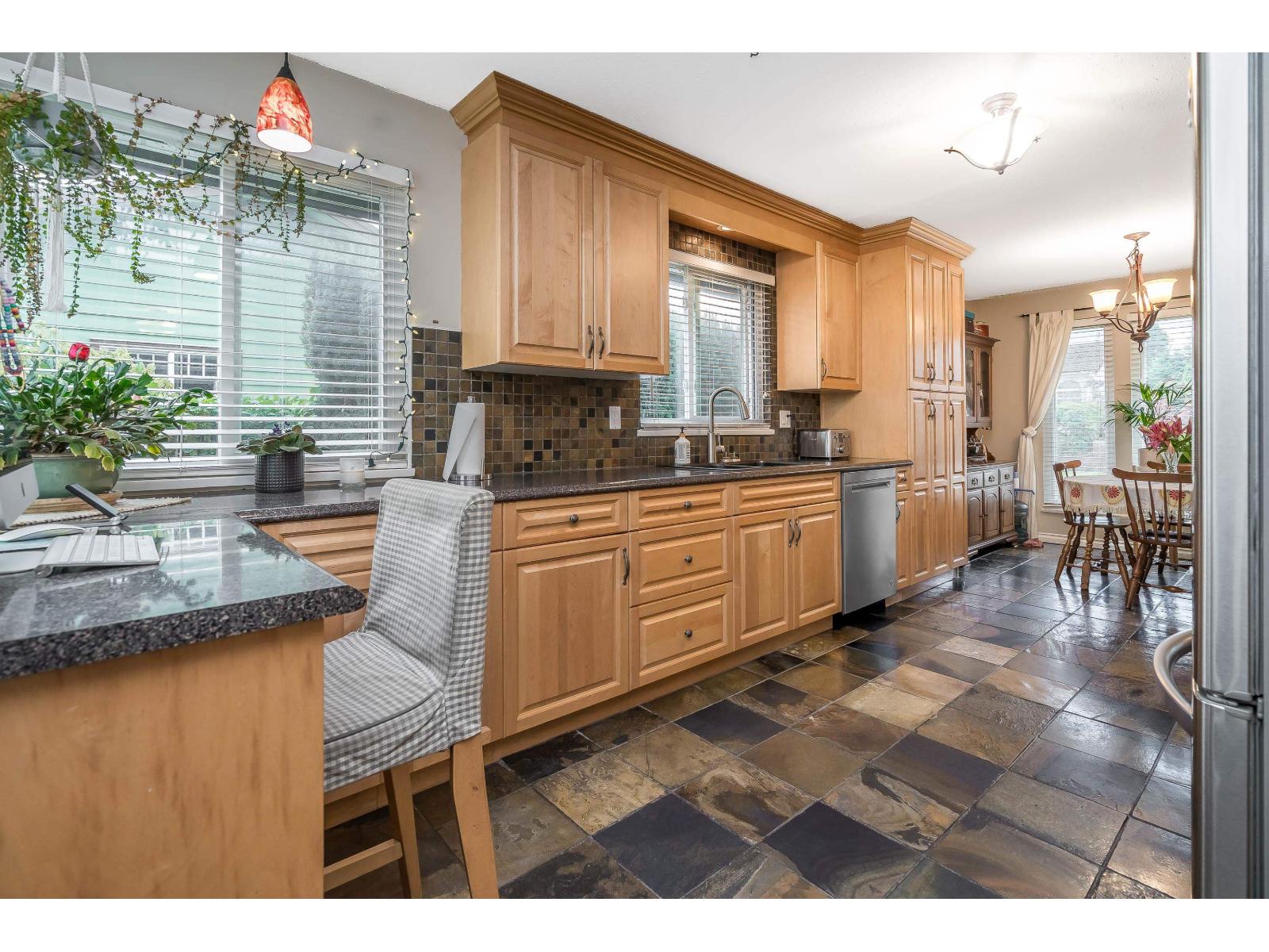 35183 Ewert Avenue, Mission, British Columbia  V2V 6S7 - Photo 7 - R3069907