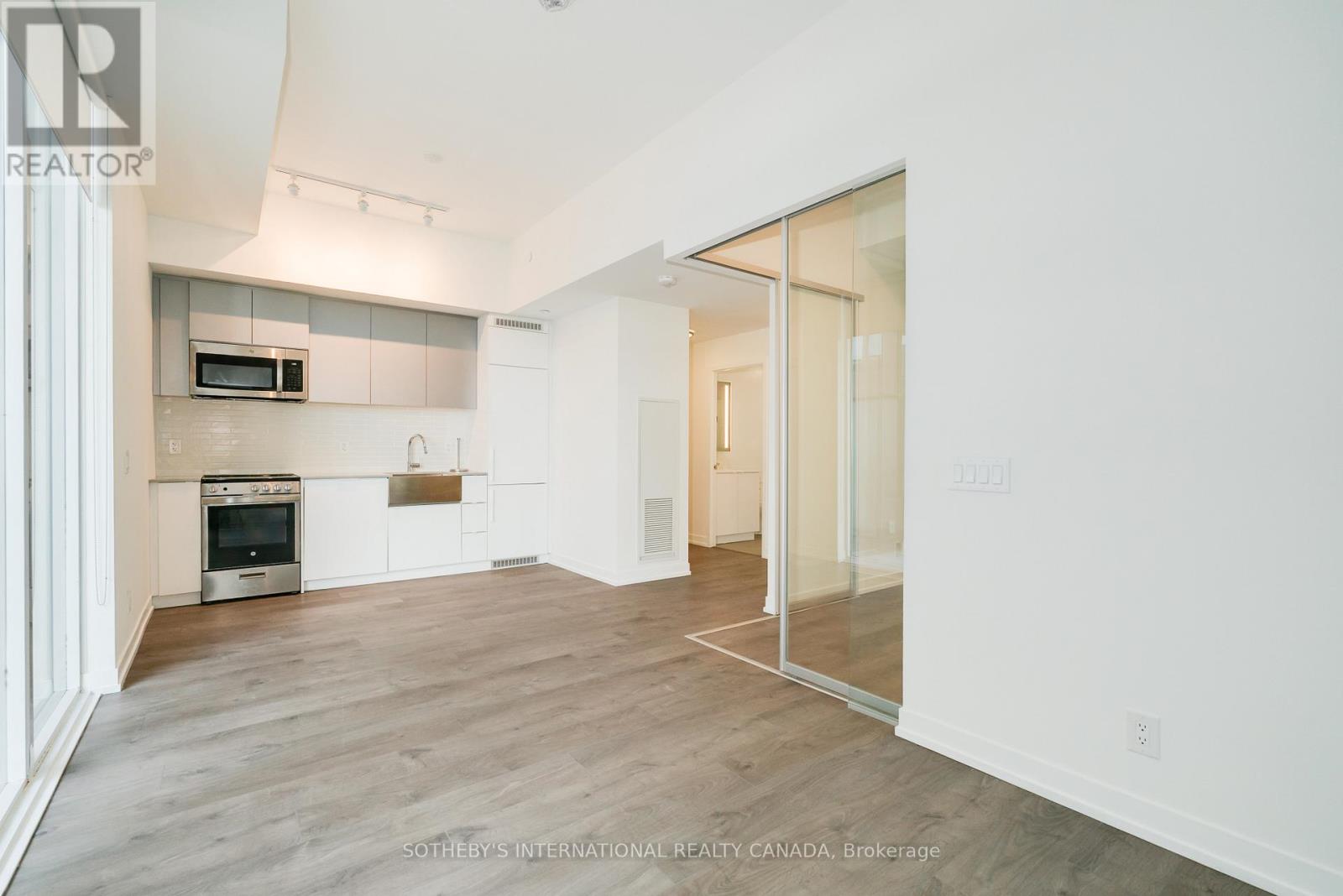 1011 - 270 Dufferin Street, Toronto, Ontario  M6K 0H8 - Photo 12 - W12577086