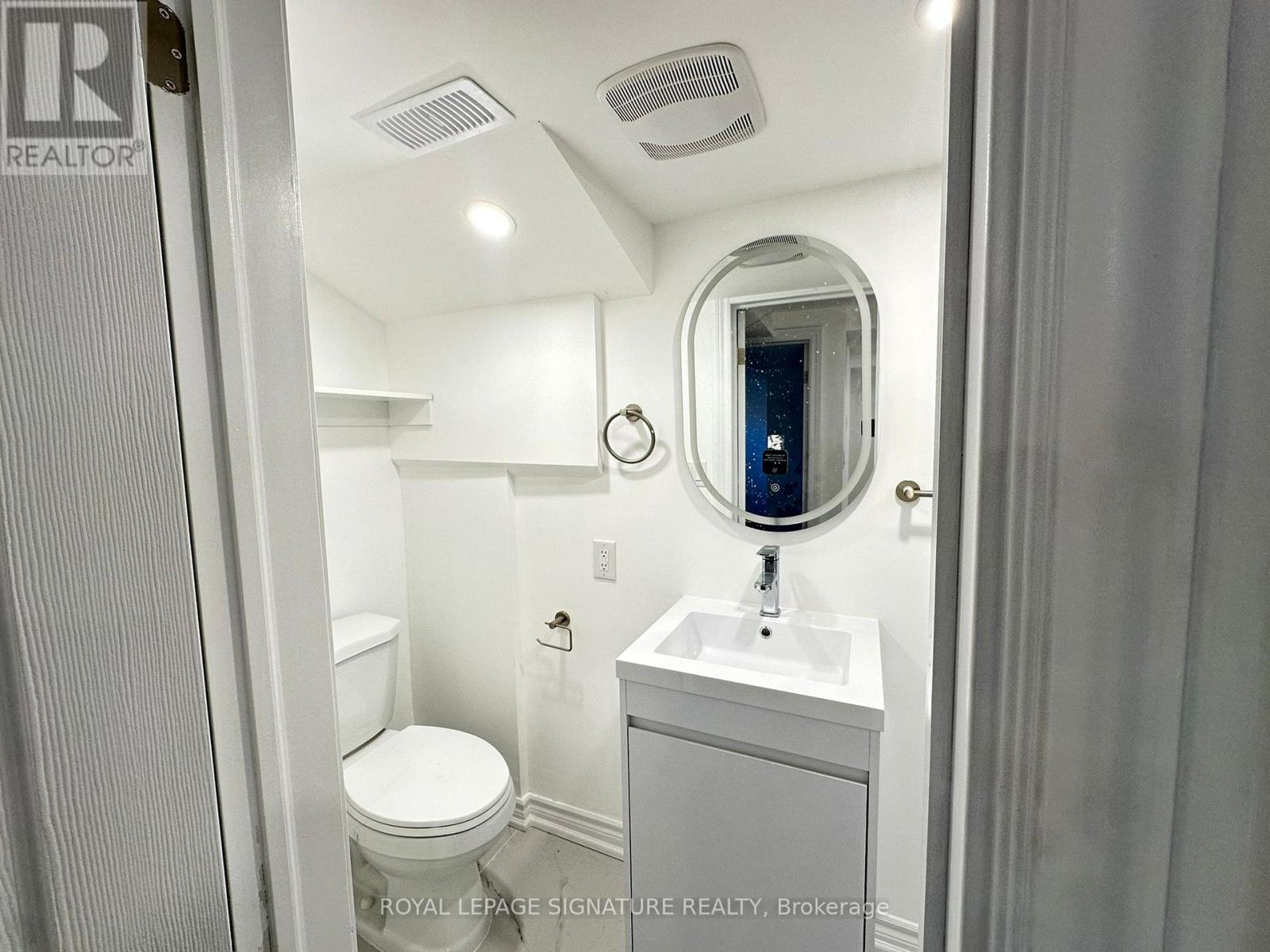 Lower - 17 Tamarisk Drive, Toronto, Ontario  M9V 1S2 - Photo 8 - W12577088