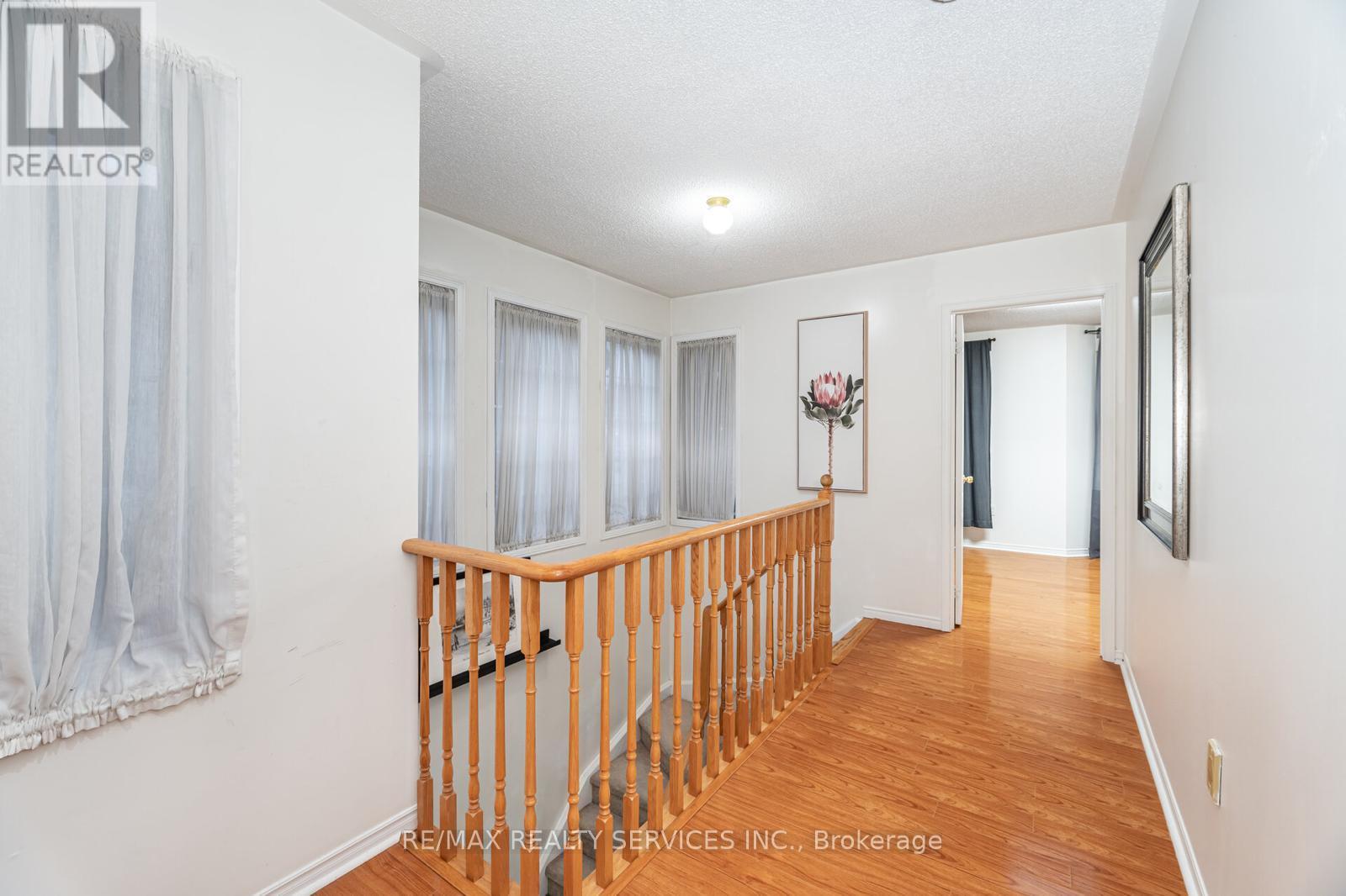9 Kimberley Crescent, Brampton, Ontario  L6R 1T6 - Photo 13 - W12577090