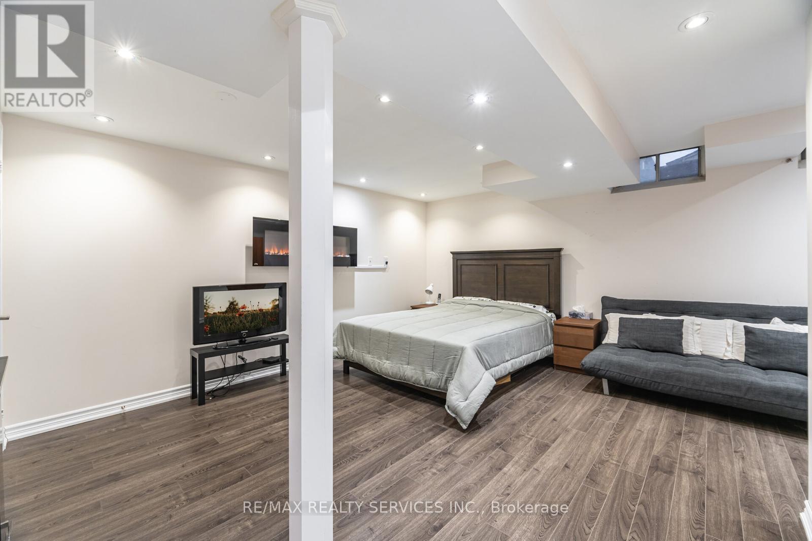 9 Kimberley Crescent, Brampton, Ontario  L6R 1T6 - Photo 24 - W12577090