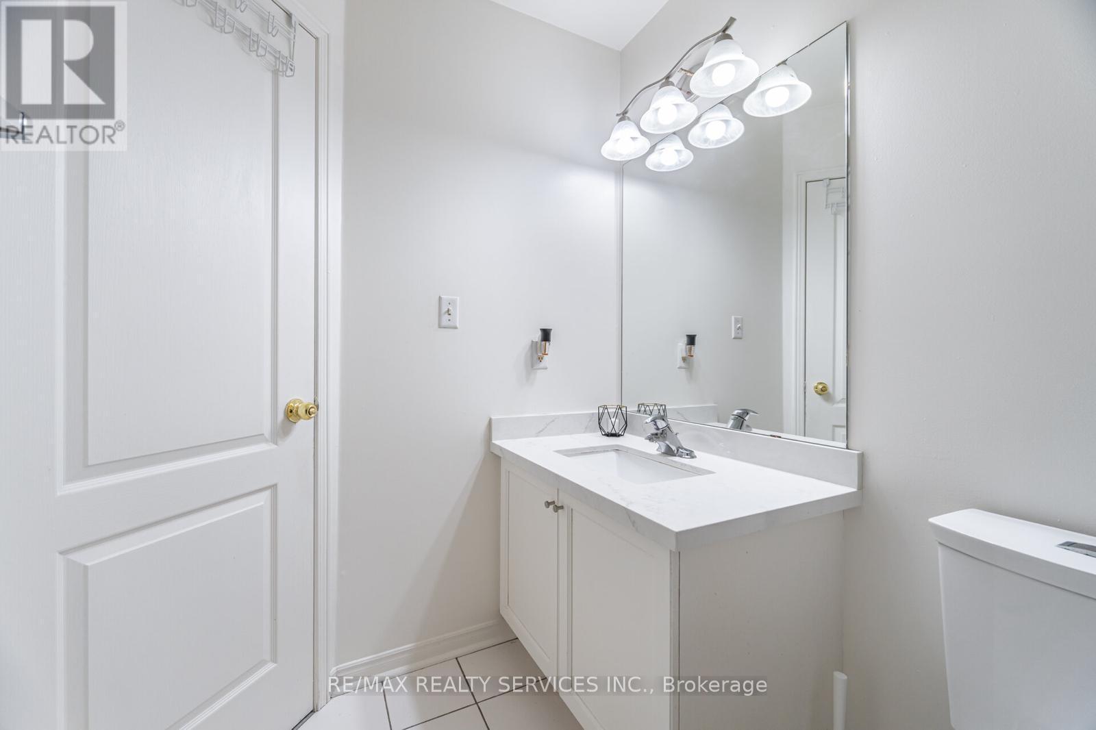 9 Kimberley Crescent, Brampton, Ontario  L6R 1T6 - Photo 28 - W12577090