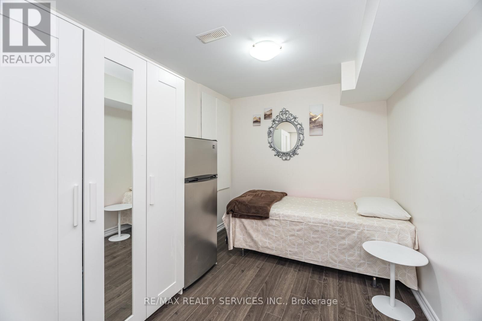 9 Kimberley Crescent, Brampton, Ontario  L6R 1T6 - Photo 30 - W12577090