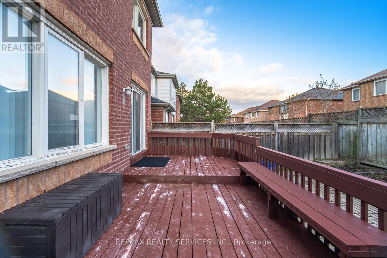 9 Kimberley Crescent, Brampton, Ontario  L6R 1T6 - Photo 35 - W12577090