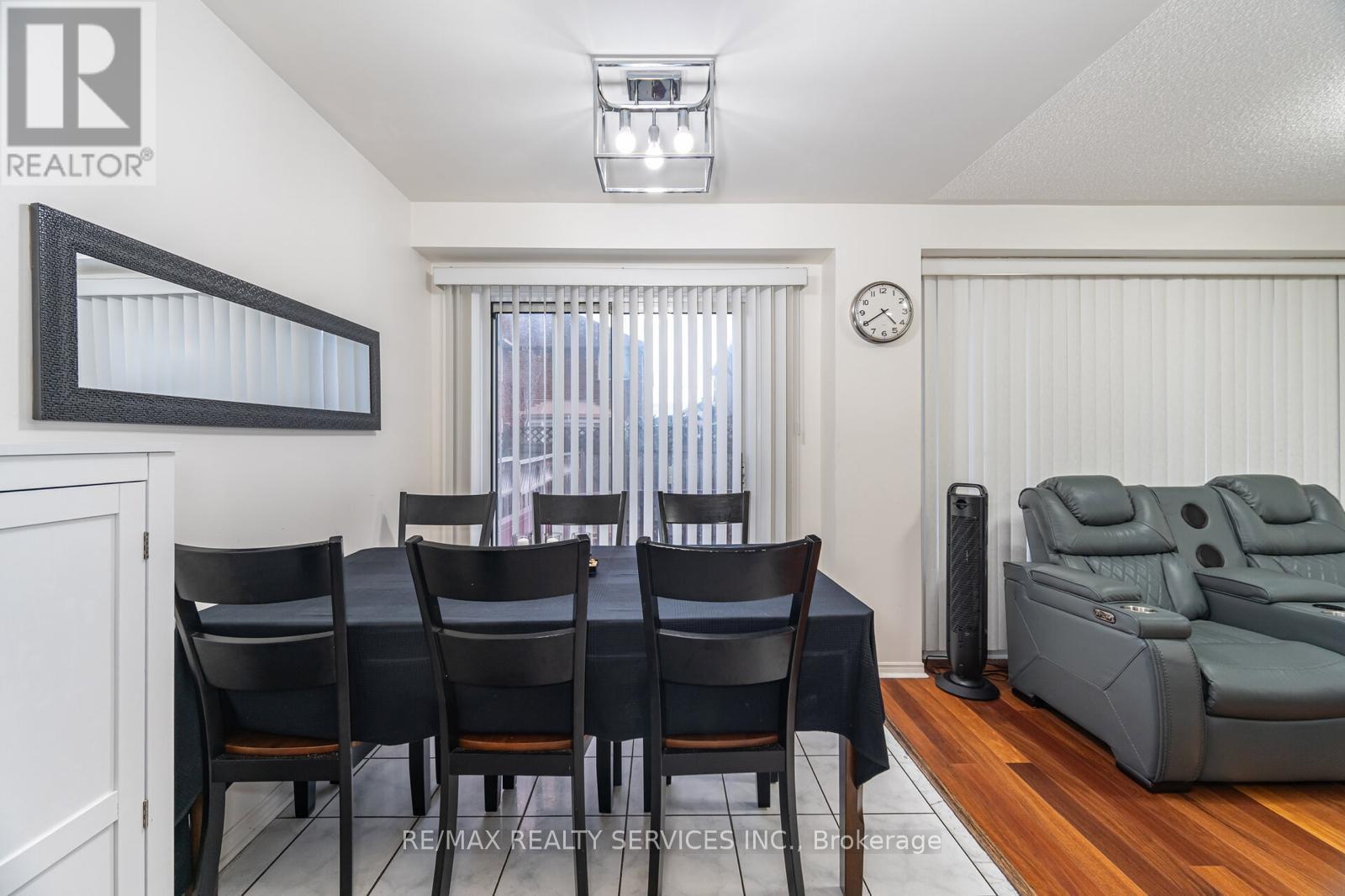 9 Kimberley Crescent, Brampton, Ontario  L6R 1T6 - Photo 7 - W12577090