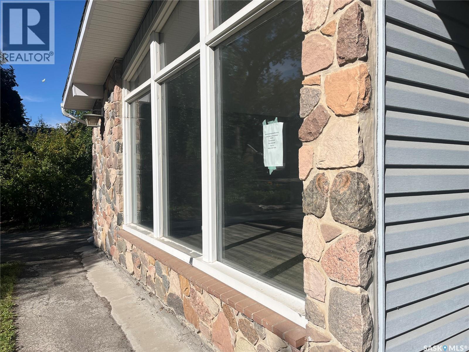 133 Halifax Street N, Regina, Saskatchewan  S4R 2W5 - Photo 3 - SK015806