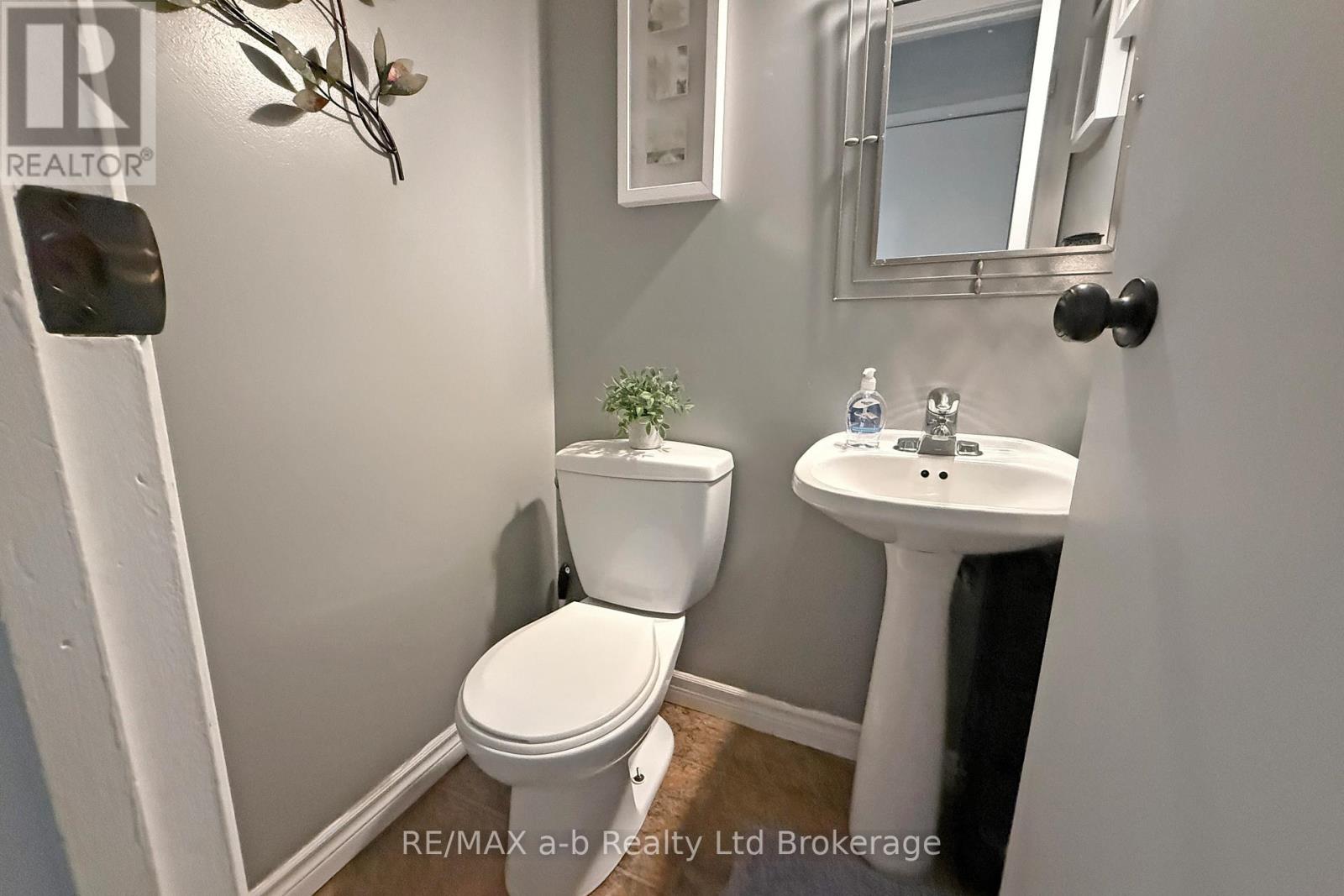 3 - 388 Springbank Avenue N, Woodstock, Ontario  N4T 1L4 - Photo 18 - X12552946