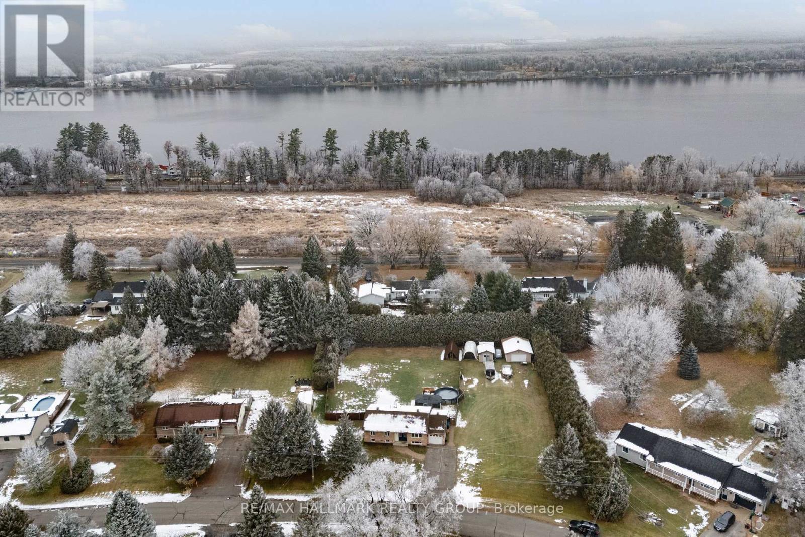 1050 BARNETT DRIVE, Ottawa, Ontario