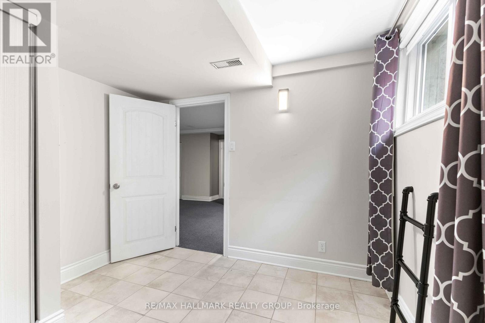 B - 1320 St Jean Street, Ottawa, Ontario  K1C 1N8 - Photo 14 - X12572752