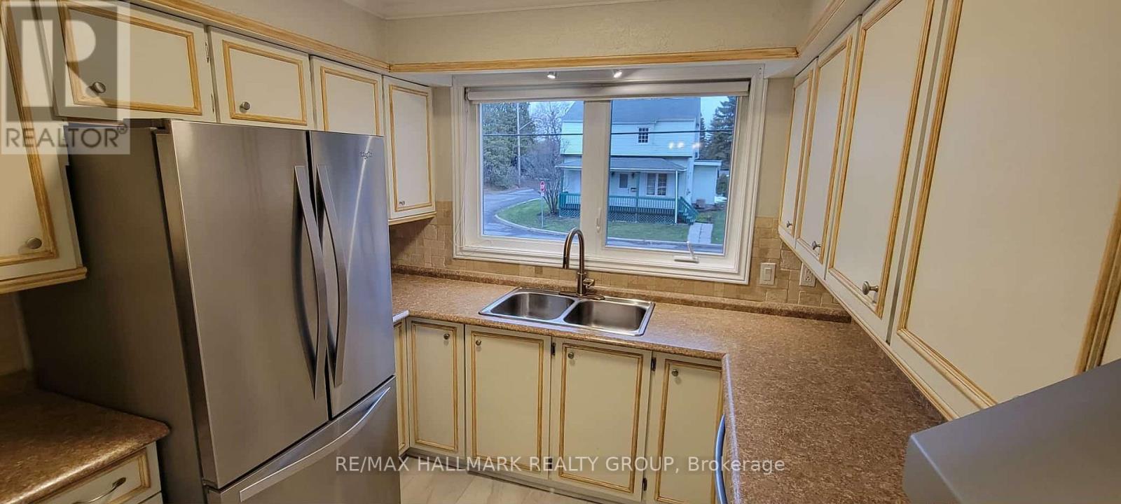 A - 1320 St Jean Street, Ottawa, Ontario  K1C 1N8 - Photo 4 - X12572756