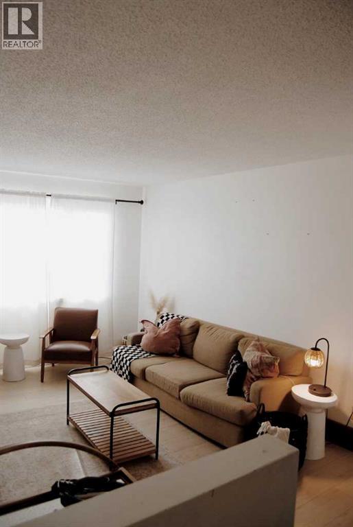 130 Ryerson Road W, Lethbridge, Alberta  T1K 4P1 - Photo 3 - A2271254