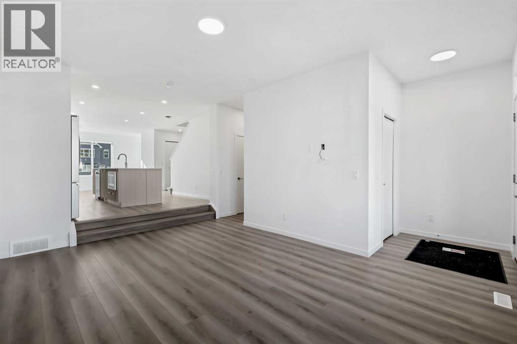 19743 45 Street Se, Calgary, Alberta  T3M 4B2 - Photo 3 - A2269809