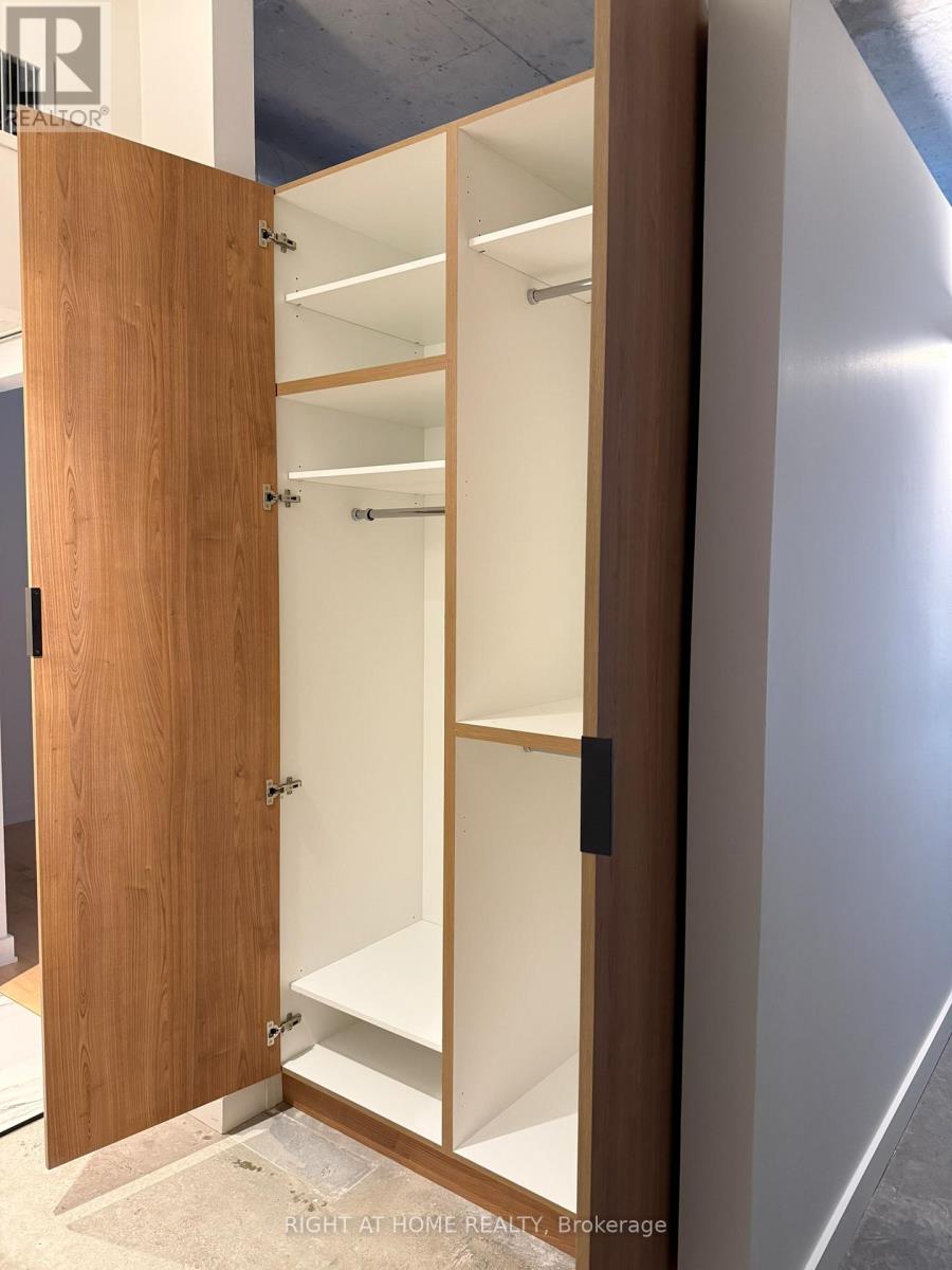 301 - 29 Camden Street, Toronto, Ontario  M5V 1V2 - Photo 15 - C12577118