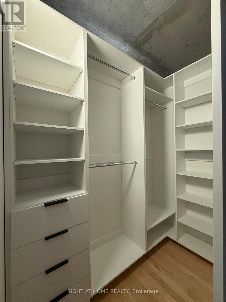 301 - 29 Camden Street, Toronto, Ontario  M5V 1V2 - Photo 23 - C12577118