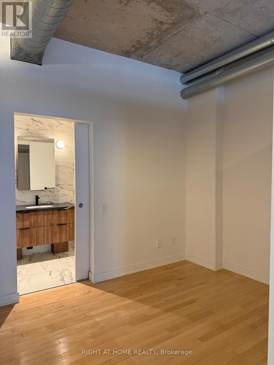 301 - 29 Camden Street, Toronto, Ontario  M5V 1V2 - Photo 24 - C12577118