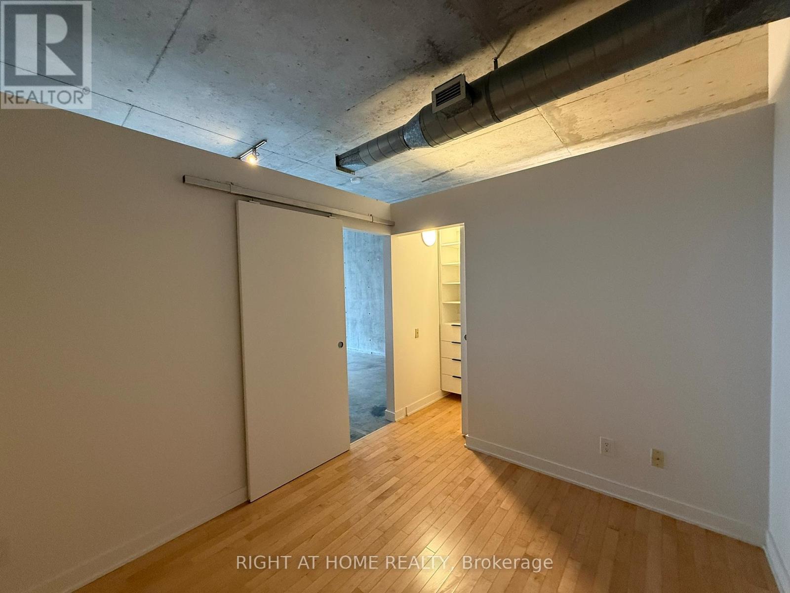 301 - 29 Camden Street, Toronto, Ontario  M5V 1V2 - Photo 26 - C12577118