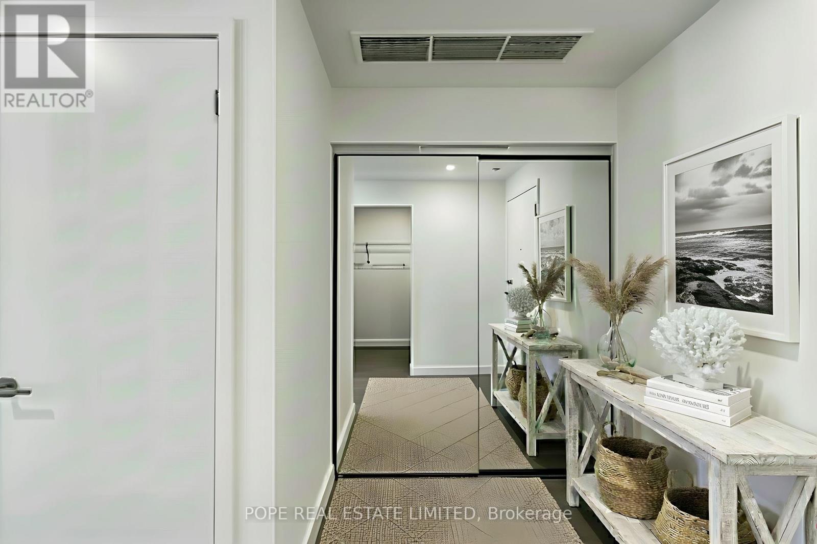 1104 - 1050 Eastern Avenue, Toronto, Ontario  M4L 0B7 - Photo 4 - E12577116