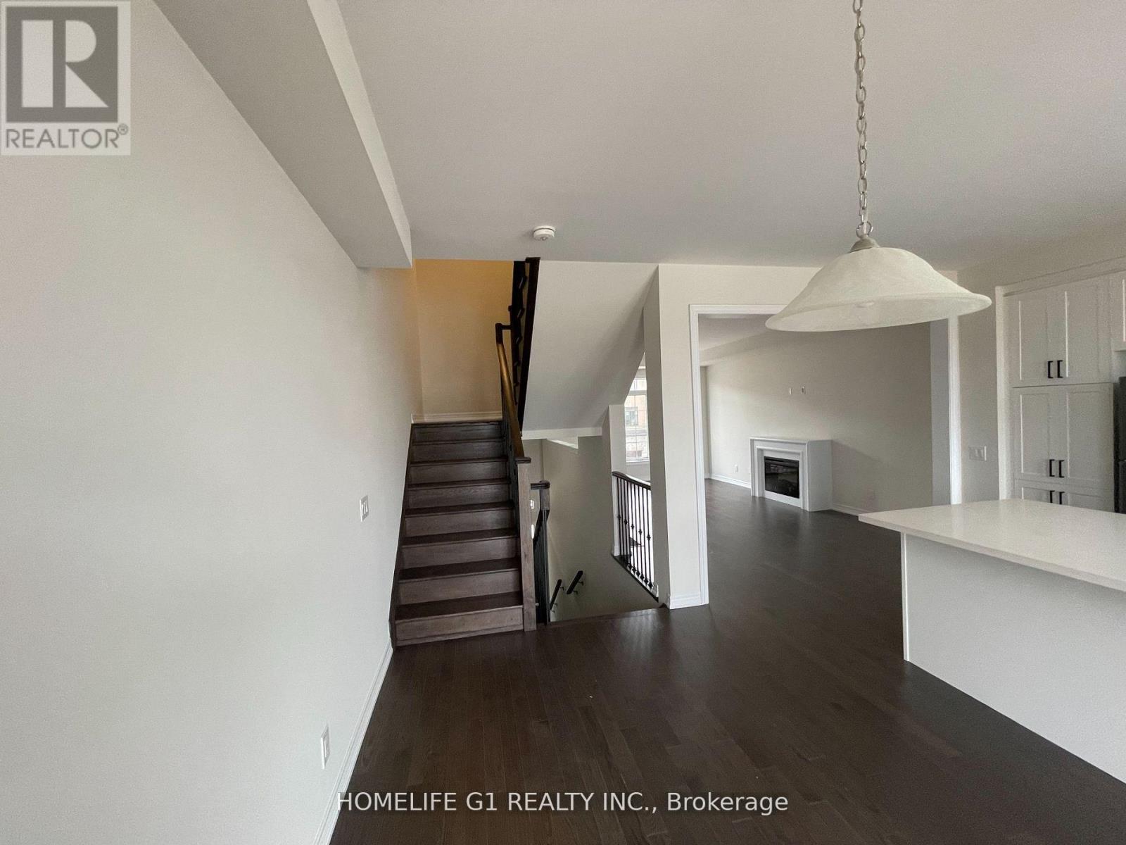 16 Morrison Crescent, Whitby, Ontario  L1P 2A8 - Photo 2 - E12577162