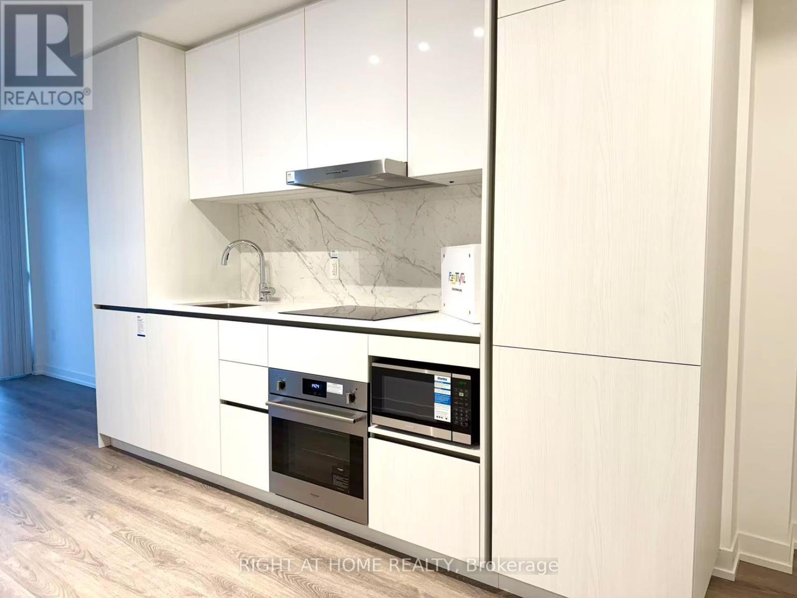 2801 - 8 Interchange Way, Vaughan, Ontario  L4K 0R2 - Photo 14 - N12577126