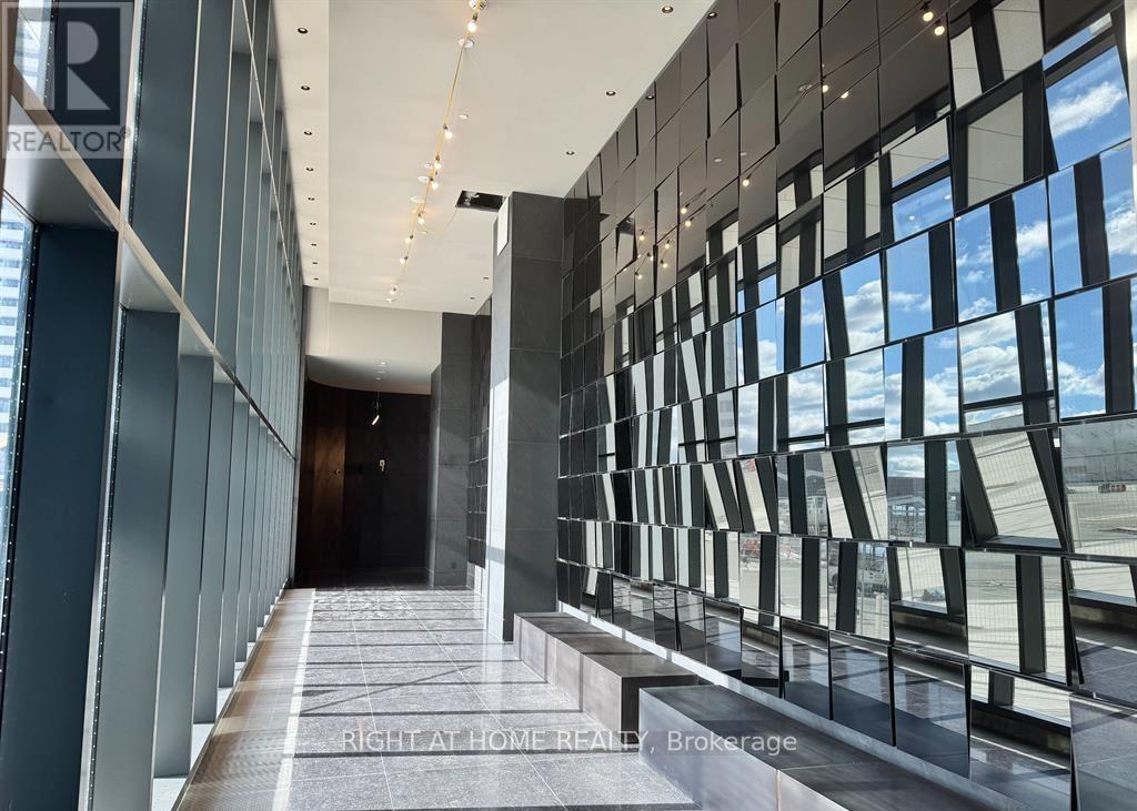 2801 - 8 Interchange Way, Vaughan, Ontario  L4K 0R2 - Photo 3 - N12577126