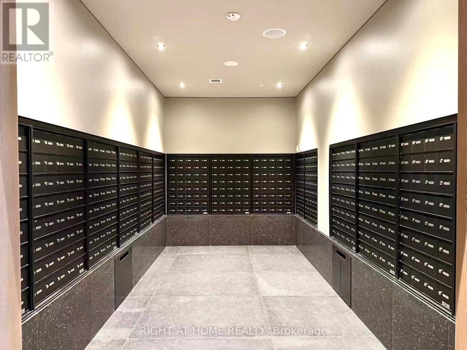 2801 - 8 Interchange Way, Vaughan, Ontario  L4K 0R2 - Photo 4 - N12577126