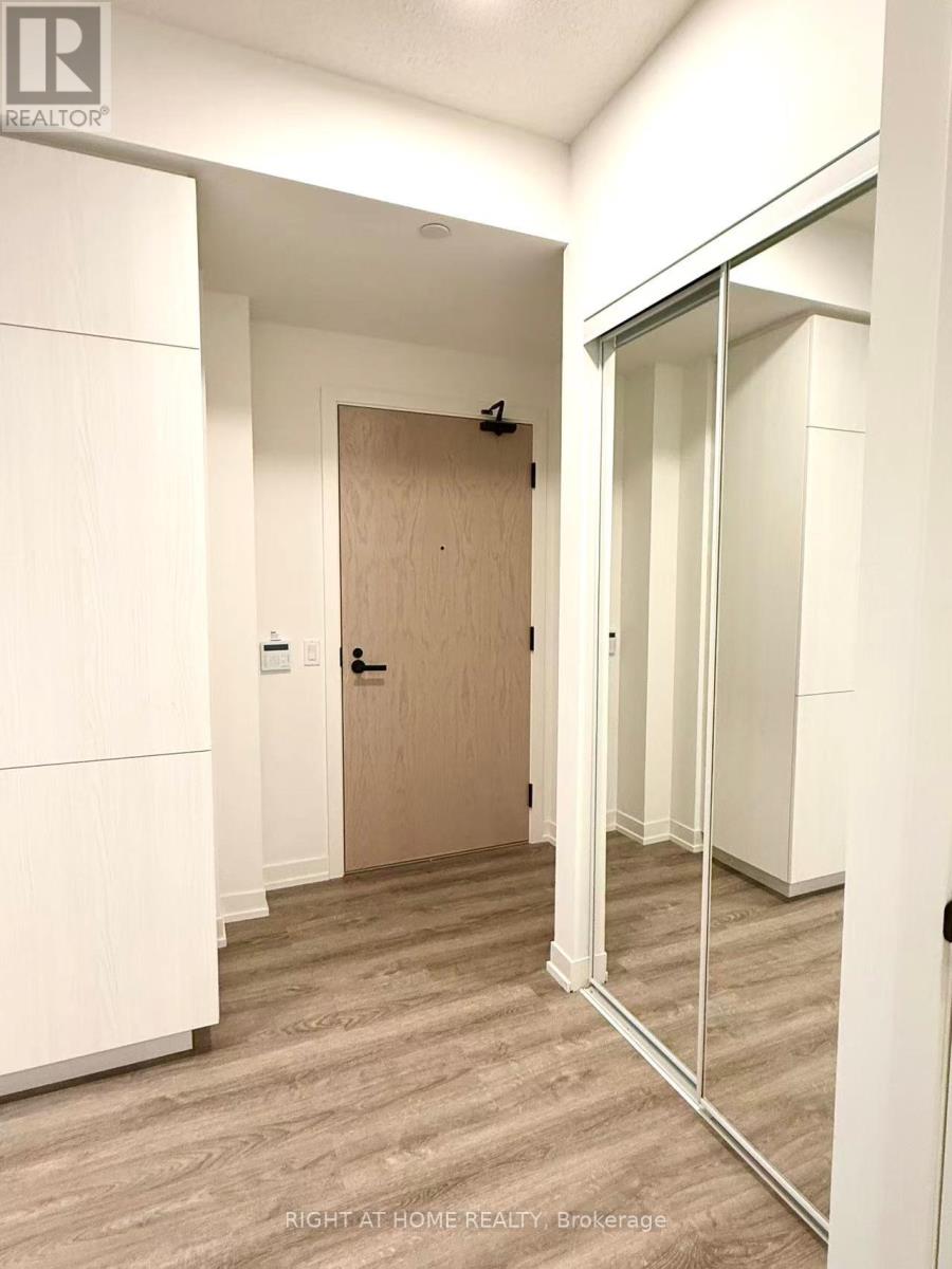 2801 - 8 Interchange Way, Vaughan, Ontario  L4K 0R2 - Photo 7 - N12577126