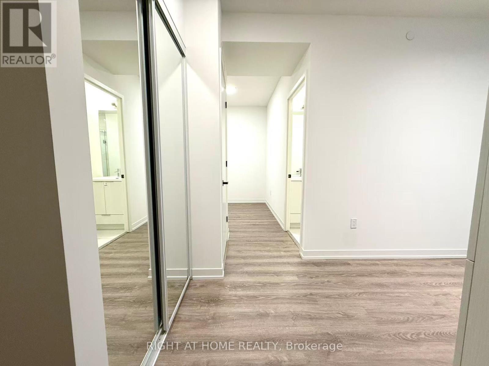 2801 - 8 Interchange Way, Vaughan, Ontario  L4K 0R2 - Photo 8 - N12577126