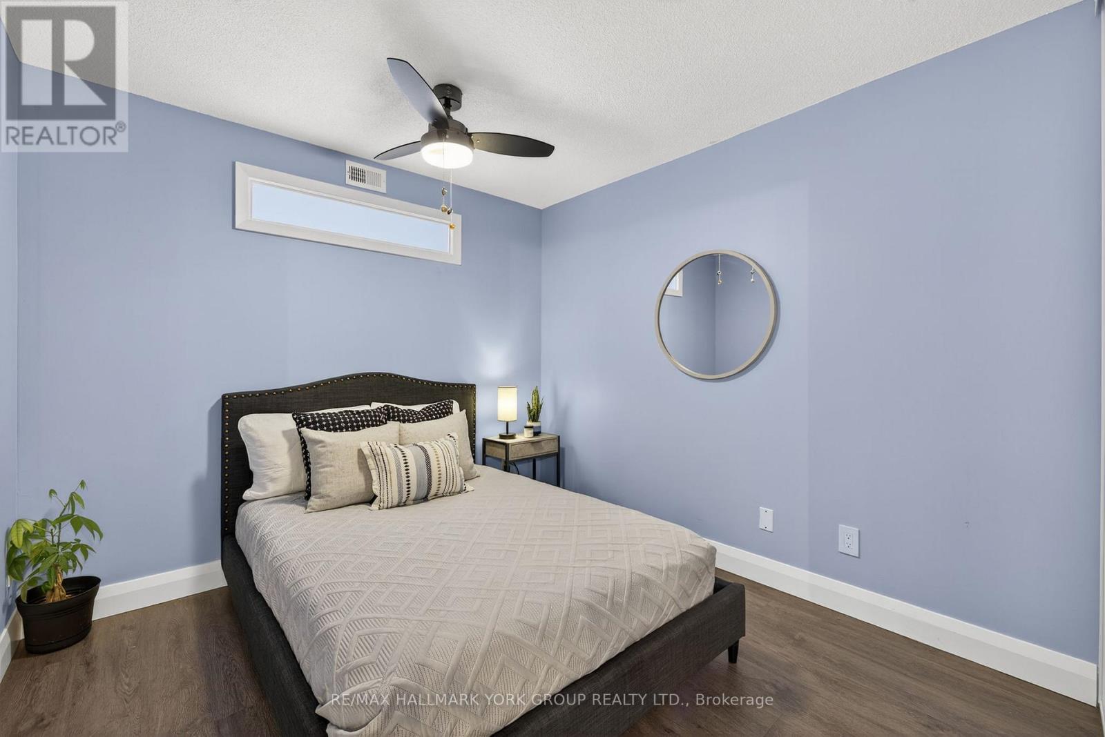 906 - 250 Davis Drive, Newmarket, Ontario L3Y 7T7 - Photo 10 - N12577130