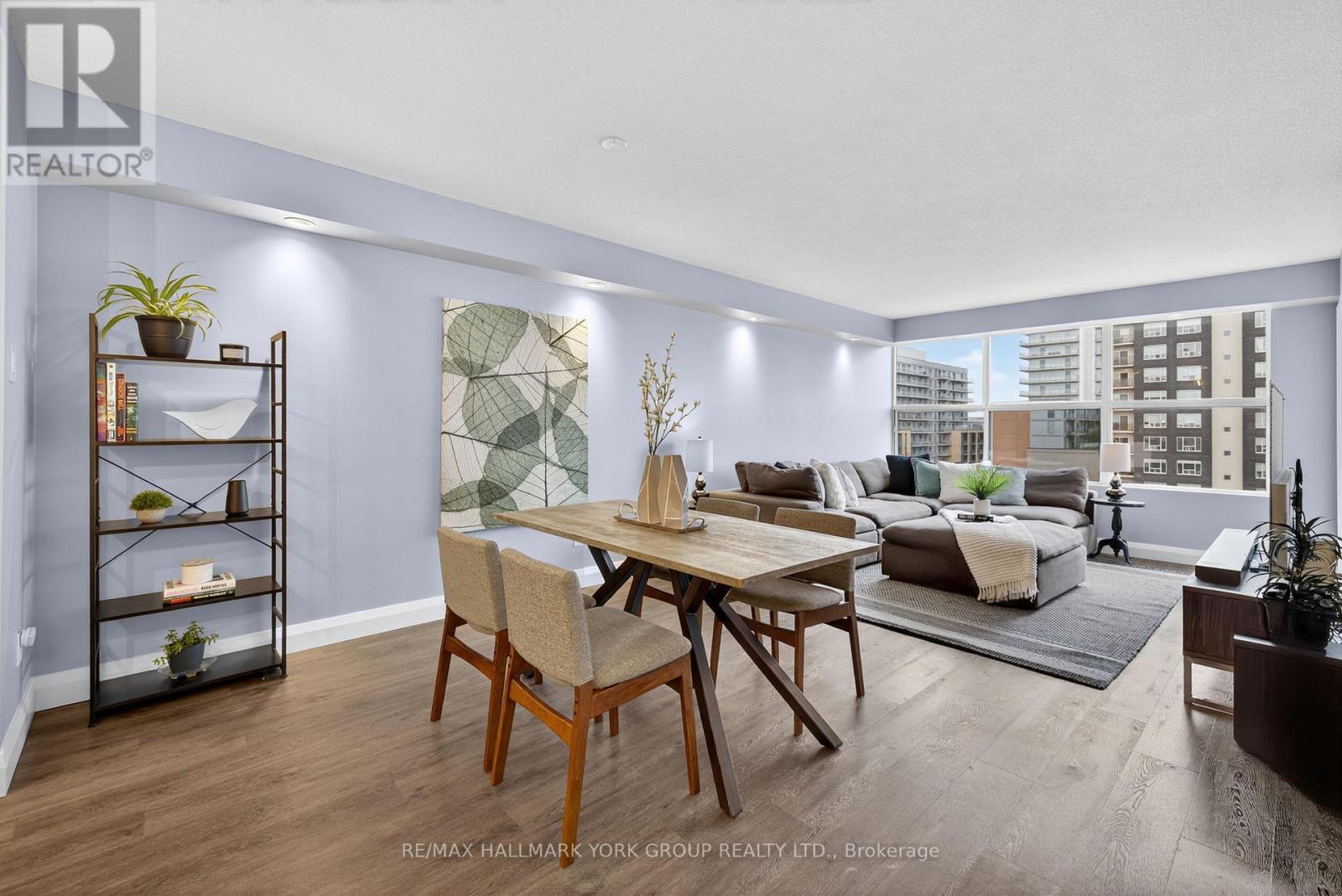 906 - 250 Davis Drive, Newmarket, Ontario L3Y 7T7 - Photo 5 - N12577130