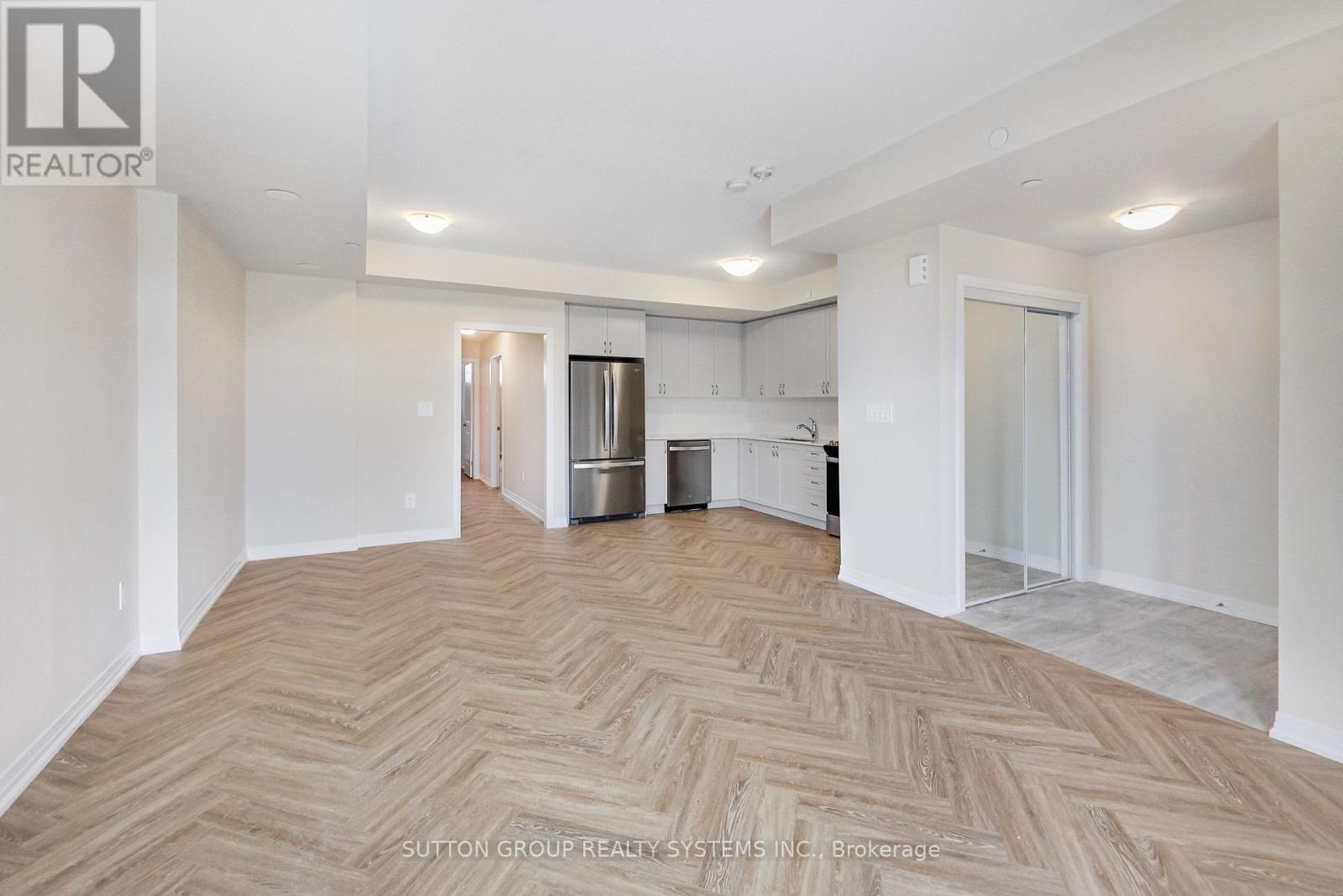 1577 Rose Way, Milton, Ontario L9E 1N4 - Photo 5 - W12577114