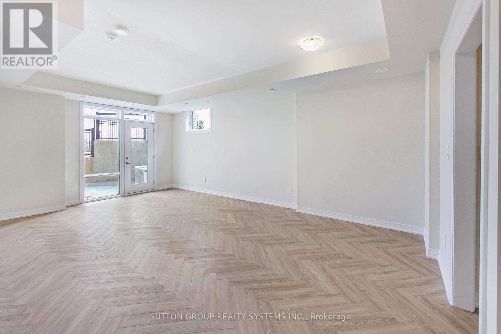 1577 Rose Way, Milton, Ontario L9E 1N4 - Photo 7 - W12577114