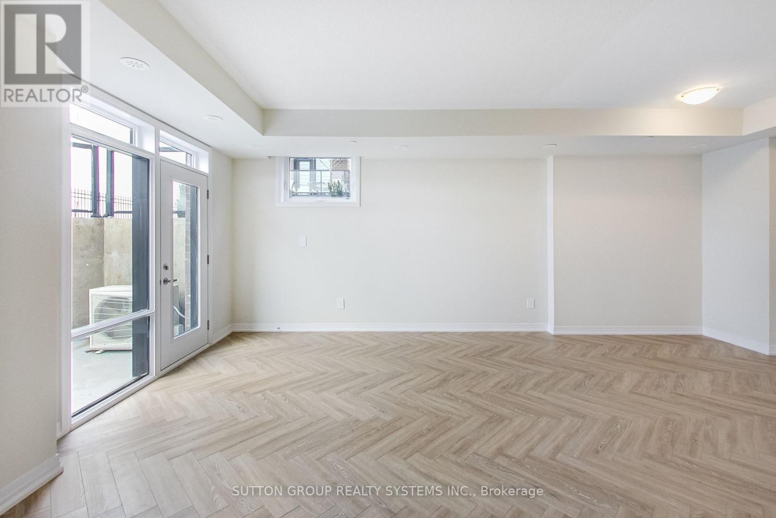 1577 Rose Way, Milton, Ontario L9E 1N4 - Photo 8 - W12577114